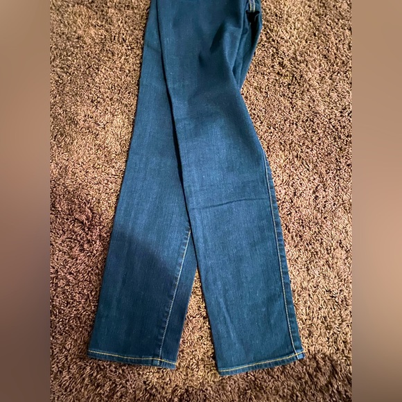 GAP Women’s Skinny Jeans - Picture 2 of 4